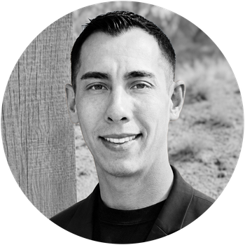 Portrait of Derick Romero, Associate Broker.