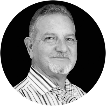 Portrait of Ernest Zapata, Associate Broker.
