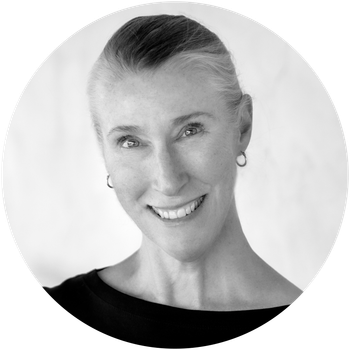 Portrait of Robin Smith, Associate Broker.