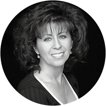 Portrait of Ruby Valdez, Associate Broker.