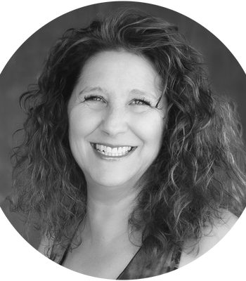 Portrait of Sabine Andraud, Associate Broker.