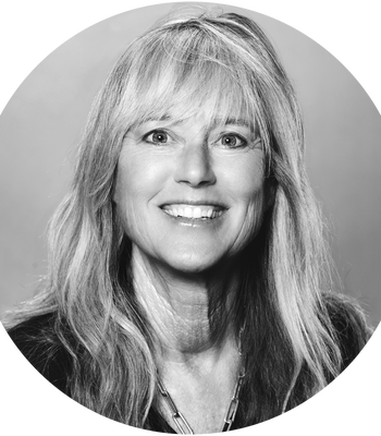 Portrait of Tamara Acker, Associate Broker.