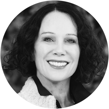 Portrait of Amanda Morris, Associate Broker