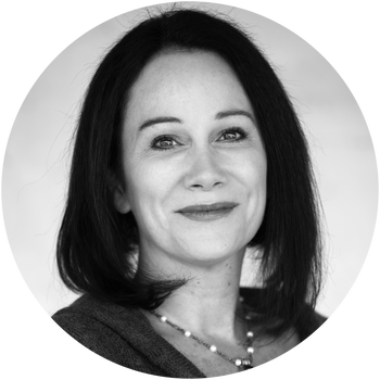 Portrait of Amanda Morris, Associate Broker