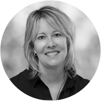 Portrait of Liz Sheffield, Associate Broker