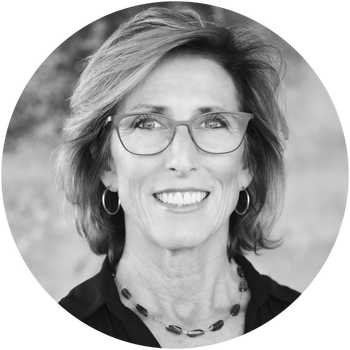 Portrait of Stephanie Duran, Associate Broker