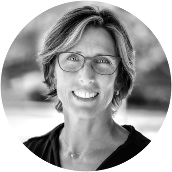 Portrait of Stephanie Duran, Associate Broker